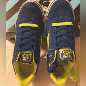 Youth.  Airspeed  casual /SKATE Sneakers blue / yellow. Size 6